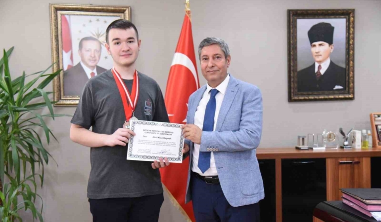 Bilim Olimpiyatları’nda Balıkesirli öğrencilerden büyük başarı