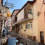 Binalara tırmanan sansarı görenler şaşkına döndü