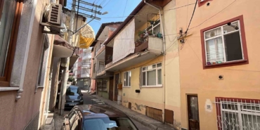 Binalara tırmanan sansarı görenler şaşkına döndü