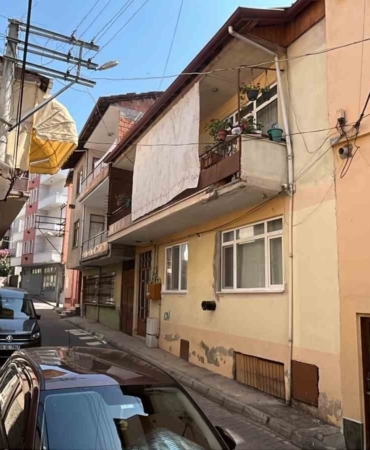 Binalara tırmanan sansarı görenler şaşkına döndü