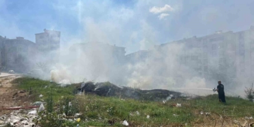 Boş arazide yangın çıktı