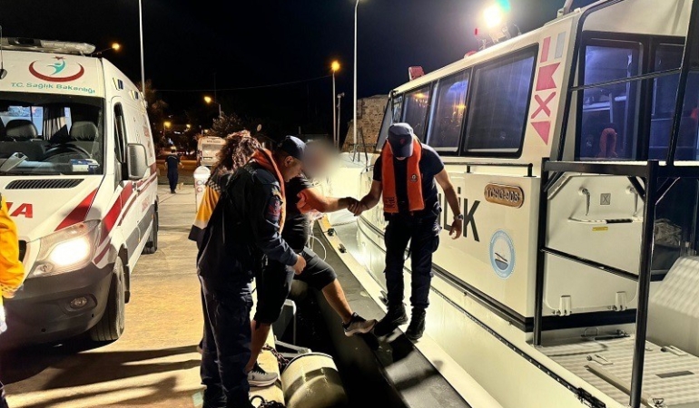 Bozcaada’da rahatsızlanan vatandaş tahliye edildi