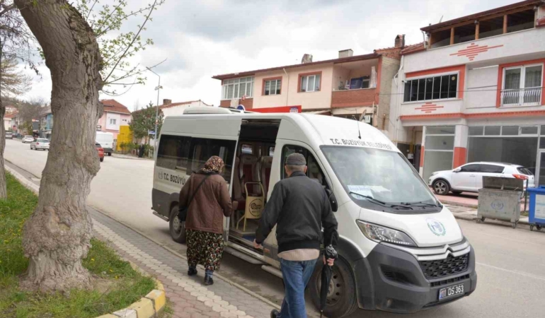Bozüyük’te arefe günü ilçe mezarlığına belediyeden ücretsiz ulaşım