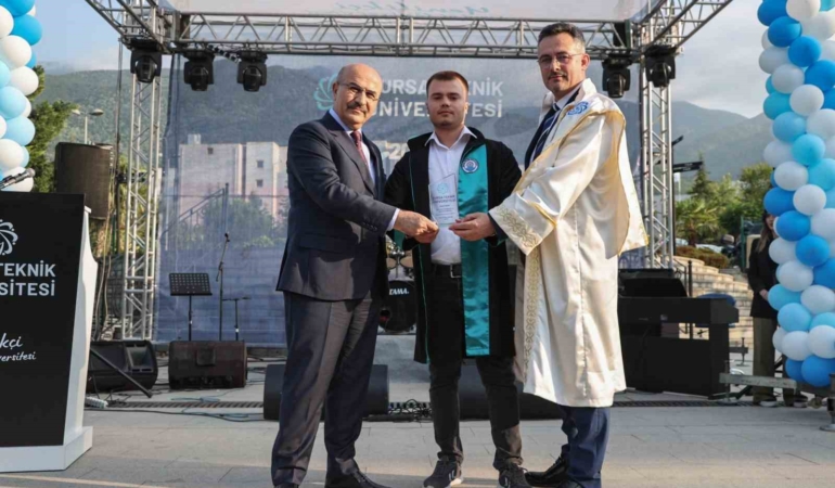 BTÜ 2024 mezunlarını uğurladı