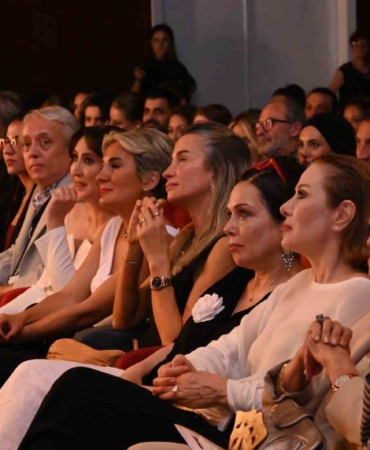 Bursa devlet tiyatrosu tüm ödülleri topladı