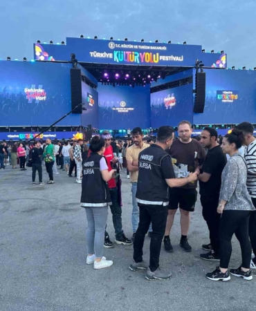 Bursa polisi "En İyi Narkotik Polisi Anne" bilgilendirmesi yaptı