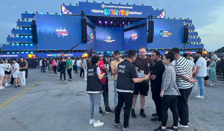 Bursa polisi "En İyi Narkotik Polisi Anne" bilgilendirmesi yaptı