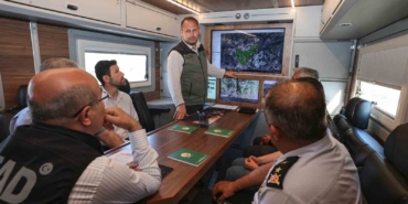 Bursa Valisi Demirtaş, yangın bölgesinde incelemelerde bulundu