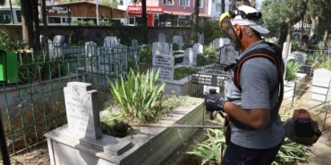 Bursa’da 17 ilçede mezarlıklar bayrama hazır