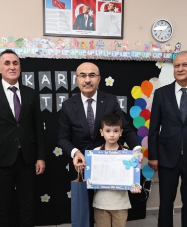 Bursa’da 700 bin öğrenci karne heyecanı yaşadı