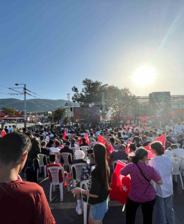 Bursa’da dev ekranda maç milli maç heyecanı