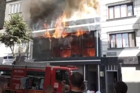 Bursa’da işyeri alev alev yandı