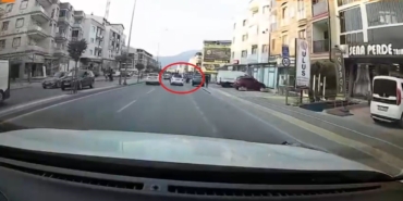 Bursa’da makas atan otomobil, bebek ile anneyi altına alıyordu