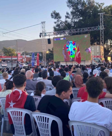 Bursa’da milli heyecan dev ekrandan izlenecek