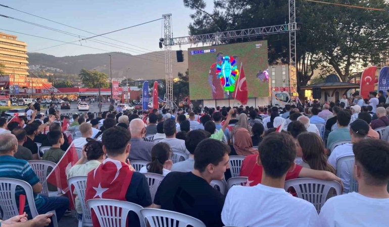 Bursa’da milli heyecan dev ekrandan izlenecek