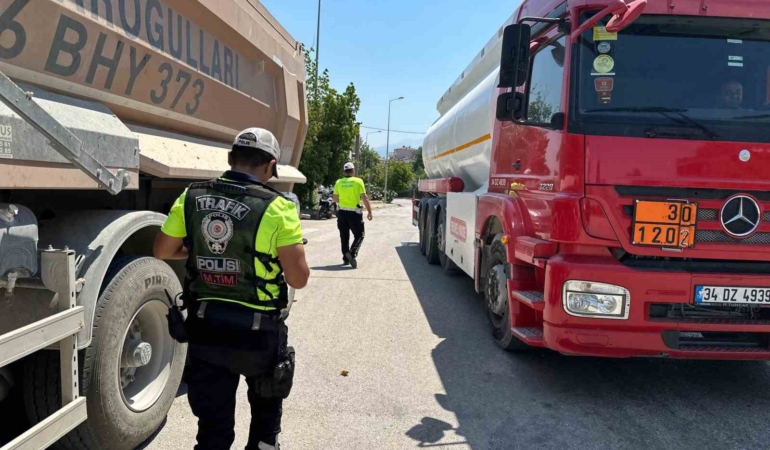 Bursa’da tehlike saçan hafriyat kamyon sürücüleri teker teker yakalandı