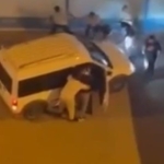 Bursa’da tekme ve yumruklar havada uçuştu, cadde ringe döndü