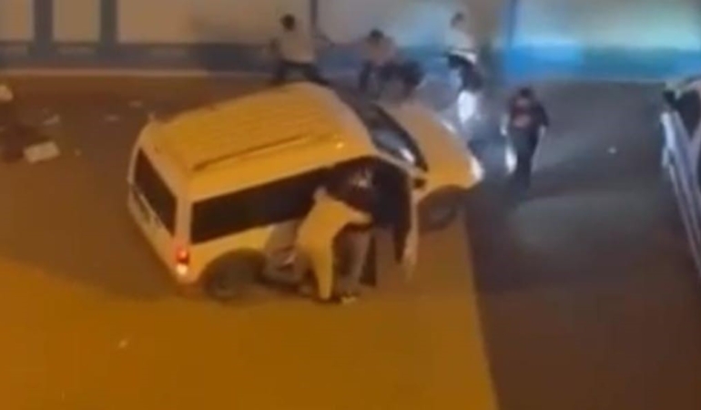 Bursa’da tekme ve yumruklar havada uçuştu, cadde ringe döndü