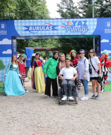 Burulaş ailesi piknikte buluştu