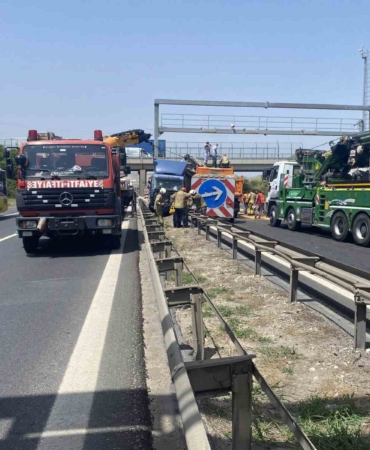 Büyükçekmece TEM’de sıkışmalı trafik kazası: 1 yaralı