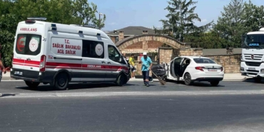 Büyükçekmece’de ambulans otomobile çarptı: 4 yaralı