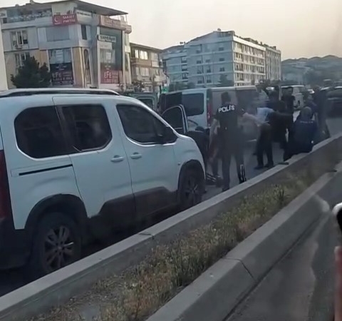 Büyükçekmece’de film gibi hırsız polis kovalamacası kamerada