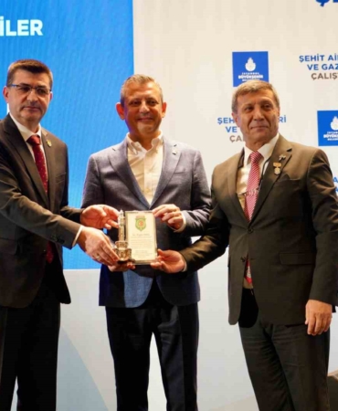 CHP Genel Başkanı Özgür Özel, Şehit Aileleri ve Gaziler Çalıştayı’na katıldı