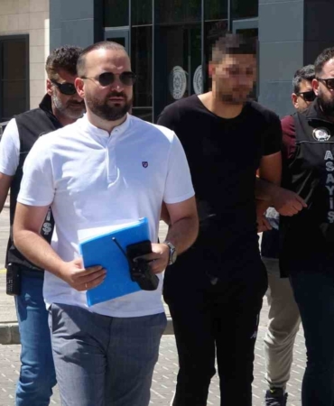 Cinnet geçiren şahıs kayınpederini öldürdü, eşini ve 3 kişiyi yaraladı