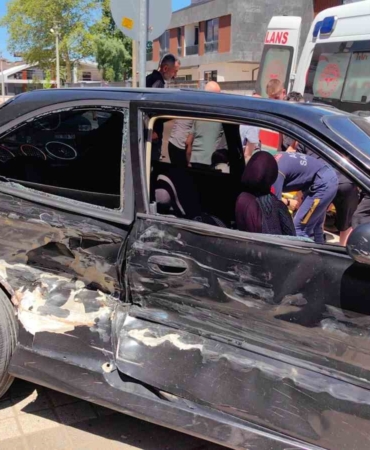Cip ile otomobil çarpıştı: 2’si çocuk 6 yaralı