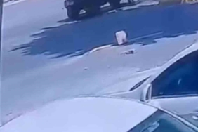 Cipe çarpan motosikletin sürücüsü ağır yaralandı: Kaza anı kamerada