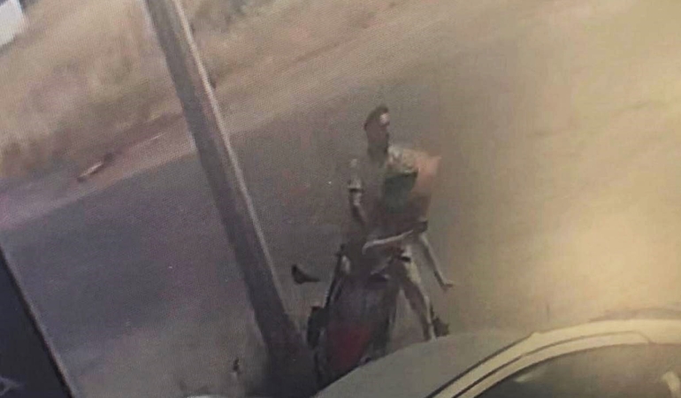 Çocuk sürücünün kullandığı motosiklet kazası kamerada: 2 yaralı