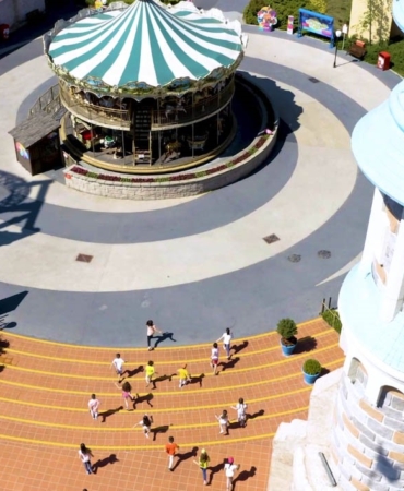 Çocuklar Bayramın tadını yine Vialand’da çıkardı