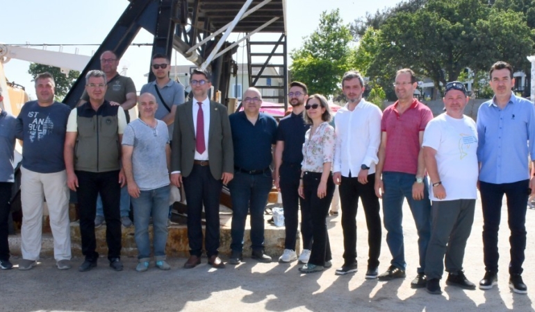 ÇOMÜ tarafından yetiştirilen ıstakoz yavruları denize bırakıldı