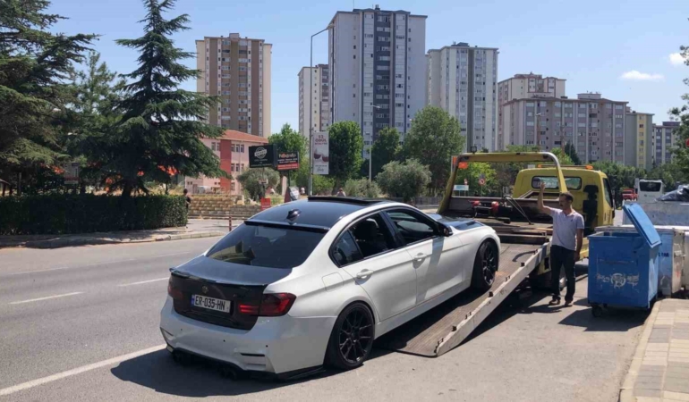 Çorlu’da abartı egzoz takan sürücüye 6 bin 439 TL ceza kesildi