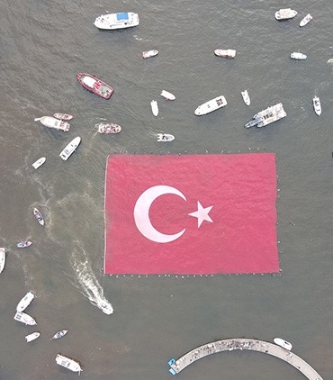 Darıca’da bin 923 metrekarelik dev Türk bayrağı açılacak