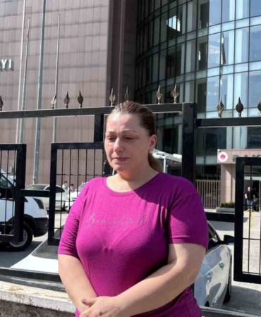 Denizde halıya sarılmış halde cesedi bulunan Sedef Güler’in annesi: “Benim çocuğumu cani bir şekilde katlettiler”