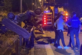 Devrilen otomobilde 3 kişi hayatını kaybetti