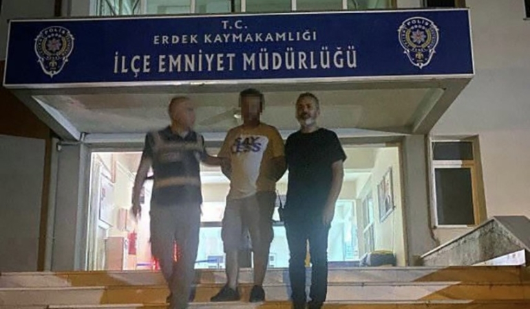 Döviz hırsızı Erdek’te yakalandı