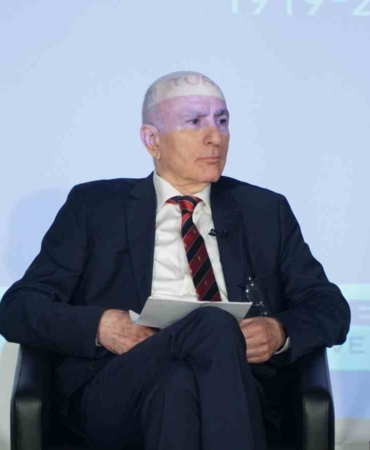 Dr. Mahfi Eğilmez: “Türkiye büyük bir potansiyele sahip. Bilimden kopmadan kendi şartlarımıza uygun bir maliye politikası belirlemek mümkün.”