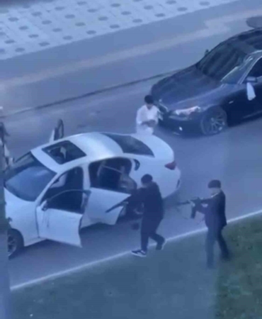 Düğün eğlencesi savaş alanına döndü: Trafiği kesip uzun namlulu silahla böyle ateş açtılar