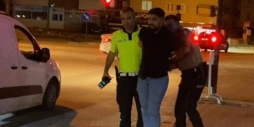 Dur ihtarına uymadı, motosikleti bırakıp kaçtı