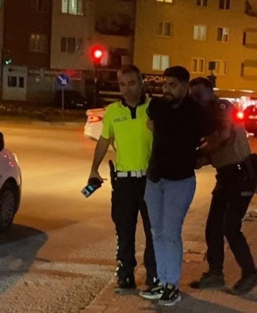 Dur ihtarına uymadı, motosikleti bırakıp kaçtı