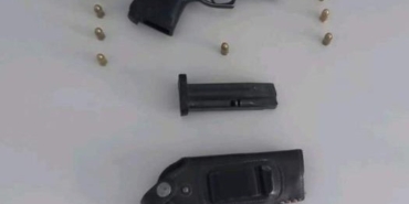 Dur ihtarına uymayan şüpheli ruhsatsız tabanca ile yakalandı