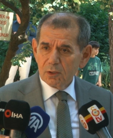 Dursun Özbek: “Yalıda doğmuş zengin çocuğu olmak, böyle hadsiz konuşma hakkını vermez”