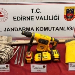 Edirne’de kaçak kazı yapan şüpheli suçüstü yakalandı
