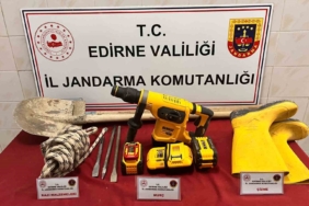 Edirne’de kaçak kazı yapan şüpheli suçüstü yakalandı