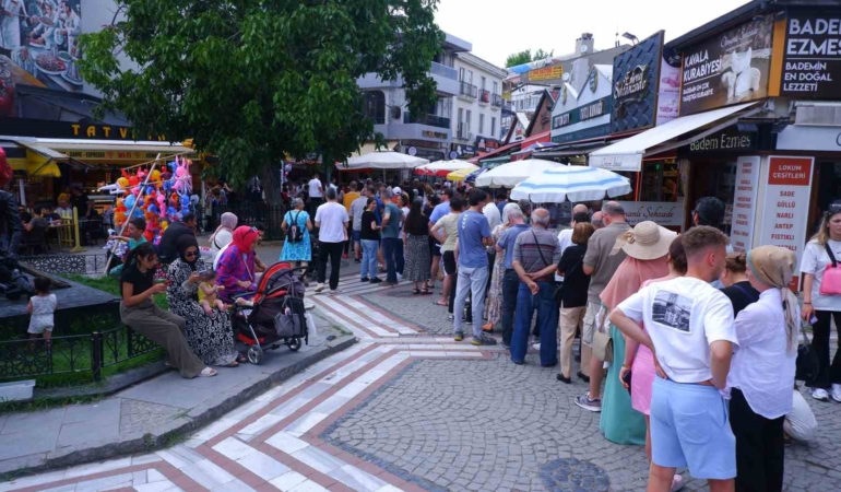 Edirne’de tava ciğercilerde uzun kuyruklar oluştu