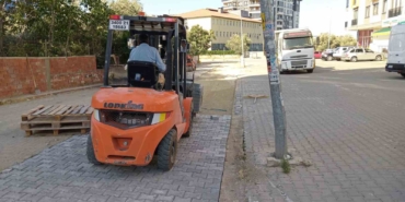 Edremit Belediyesi Kadıköy Mahallesi’nde yolları düzenliyor