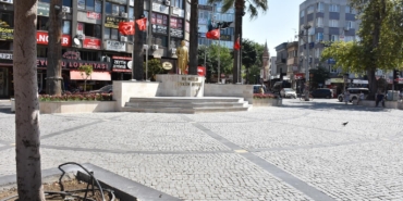 Edremit Cumhuriyet Meydanı yenilendi