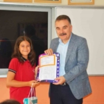 Edremit’te 26 bin öğrenci, karne sevinci yaşadı